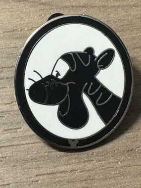 5/$25 Winnie the Pooh Tigger Silhouette Pin